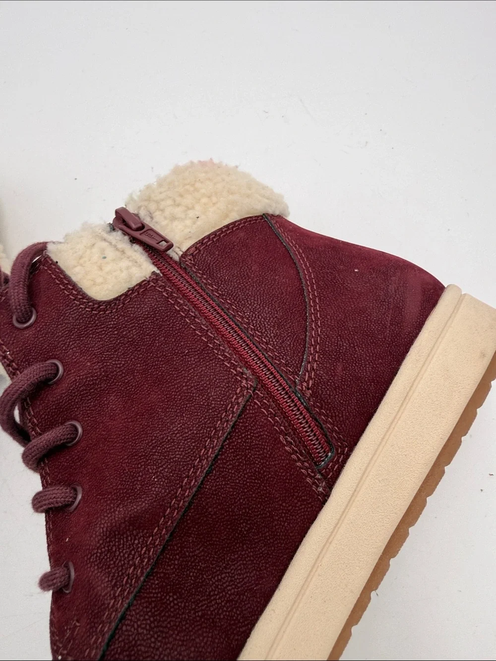 Clarks Burgundy Suede Shearling-Lined Ankle Booties women 7.5 M casual cozy Y2K